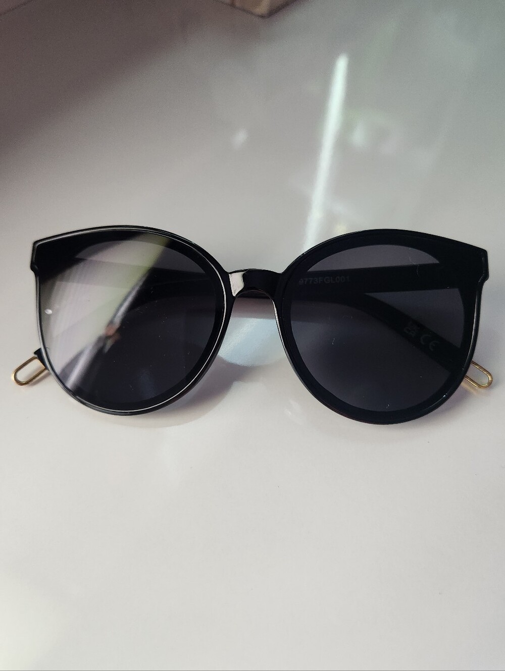 Round Sunglasses - Picture 1 of 4